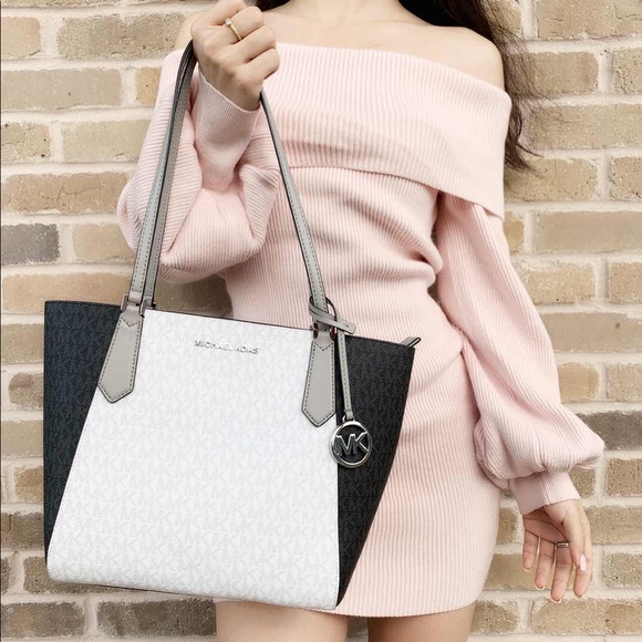 Michael Kors Handbags - Gaby’sBags👜💕-NWT Michael Kors Tote ‼️SALE‼️‼️